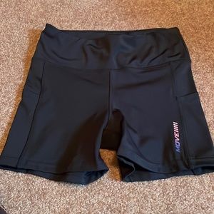 move by ardene shorts xs